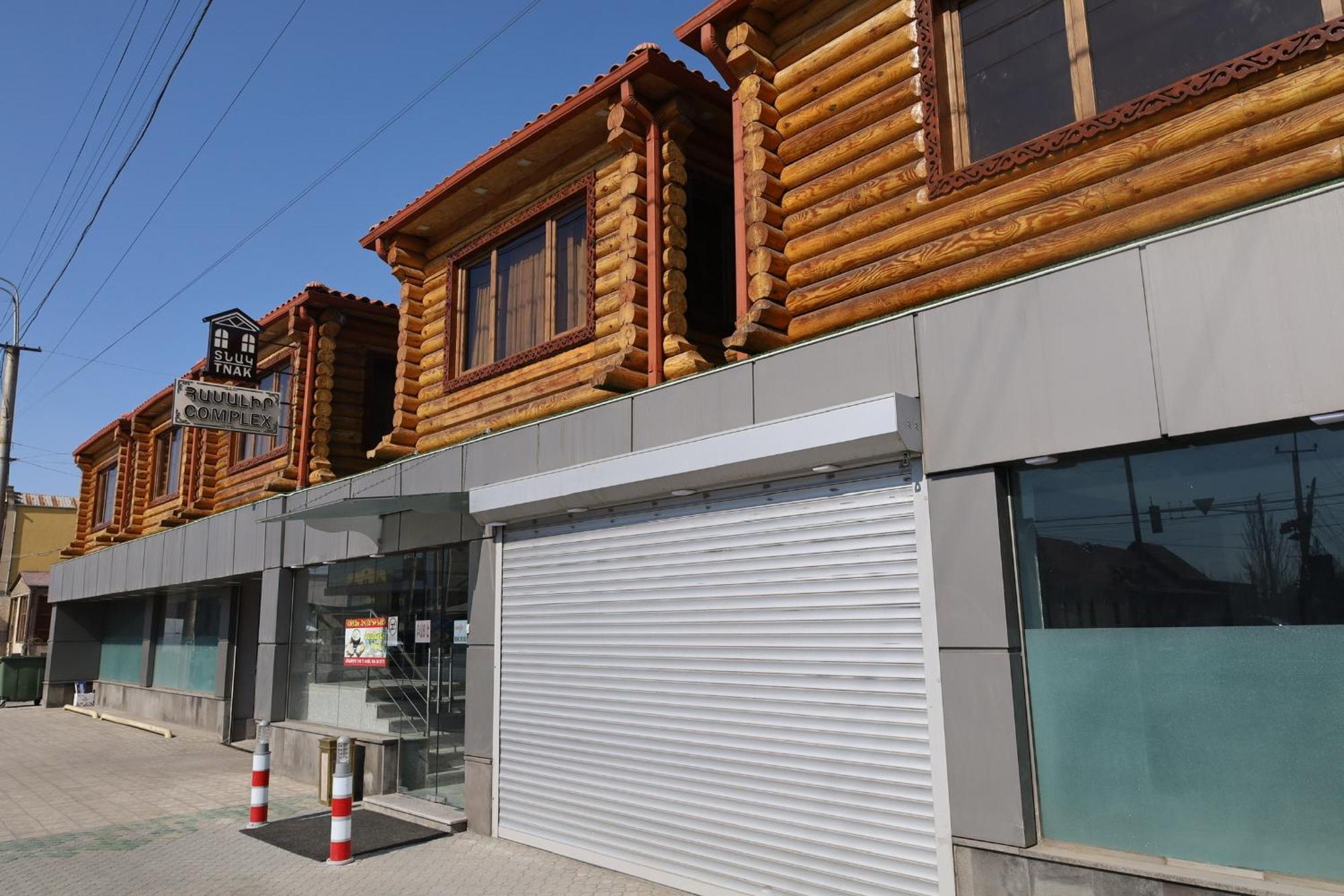 Tnak Hotel Ereván Exterior foto